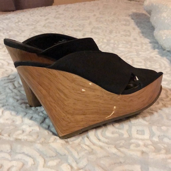 Black Heels! - Picture 3 of 4